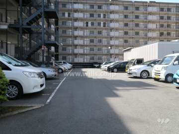敷地内駐車場（屋外平面式）