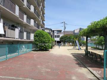 敷地南側に隣接する公園