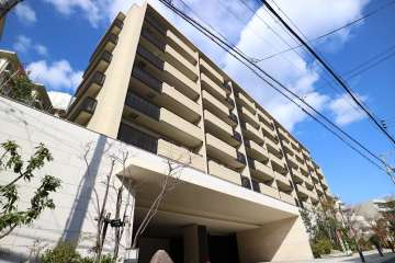 ローレルコート夙川レジデンスの外観（南西側から）