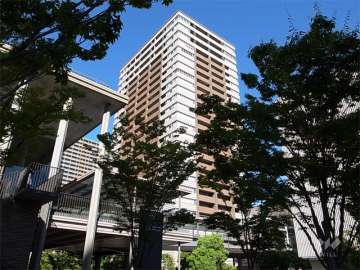 ジオタワー西宮北口の外観（南東側から）