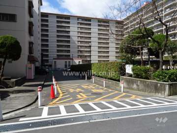 駐車場出入り口