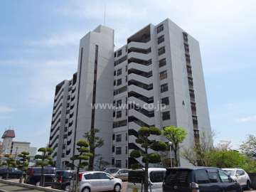阪急南茨木ハイタウン駅前高層住宅A棟の外観（北西側から）