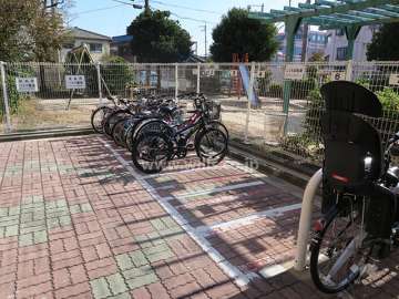 駐輪場（子供用自転車）