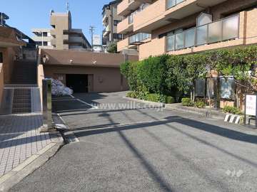 駐車場の出入り口