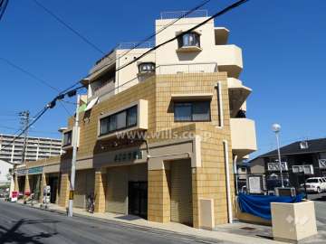 アバンテ茨木の外観（南西側から）