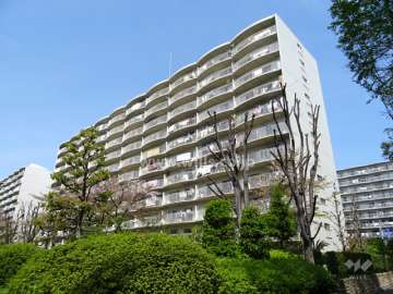 南茨木ハイタウン美沢C棟の外観（南東側から）