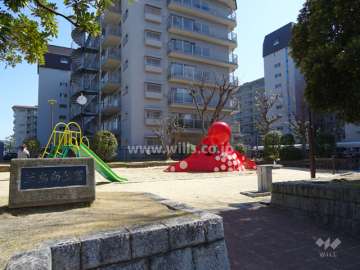 敷地に隣接する三島南公園です。