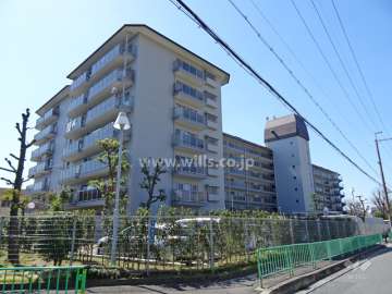 ローレルハイツ茨木2号棟（北東側から）