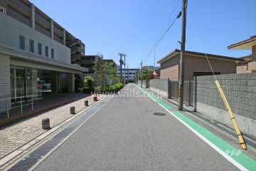 敷地北側の前面道路