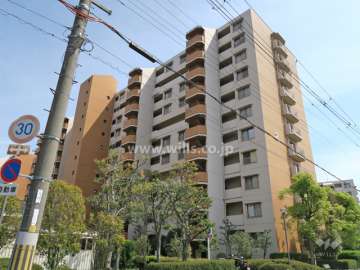 白川高層住宅2号棟の外観（北東側から）