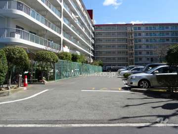 駐車場出入り口