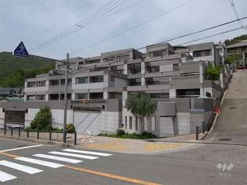 箕面クレアコートの外観（南東側から）