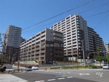 グランファースト千里桃山台の全景（南東側から）