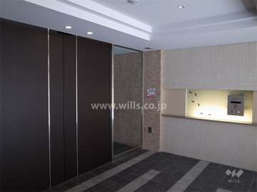 エントランスはオートロック付きです。