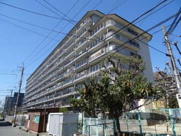 ローレルハイツ茨木1号棟（南東側から）