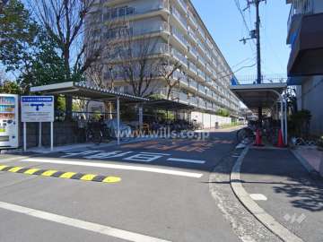 駐車場出入り口