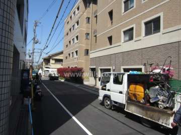 敷地南側の前面道路