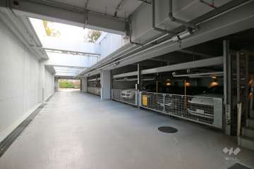 敷地内駐車場（屋内機械式）