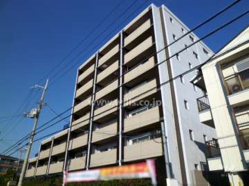 ルナコート吹田山手町の外観（南西側から）