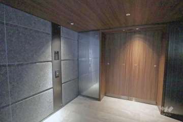 エントランスはオートロック付きです。