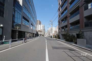敷地北西側の前面道路