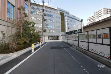 敷地北東側の前面道路