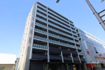 エスリード箕面船場阪大前の外観（南西側から）