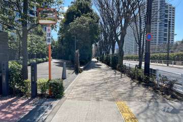 敷地北西側の前面道路　