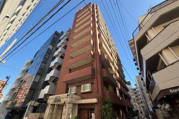 クイーンズコートオークラの外観（南西側から）
