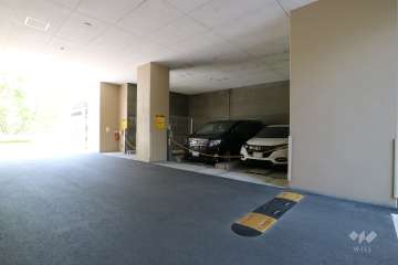 敷地内駐車場（屋内平面式）