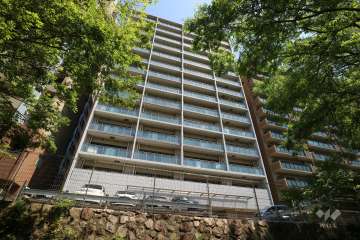 ローレルコート宝塚武庫川町の外観（南西側から）