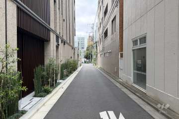 敷地北東側の前面道路