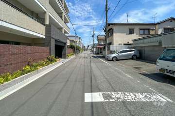 敷地南側の前面道路