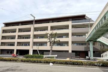 ワコーレ六甲高羽公園の外観（南東側から）