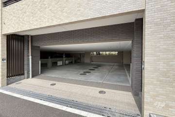 駐車場の出入り口