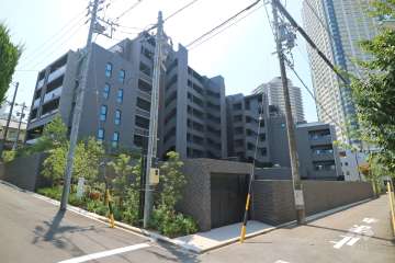 ザ・ライオンズ覚王山の外観（北東側から）