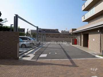 敷地内駐車場（平面式と機械式とがあります。）