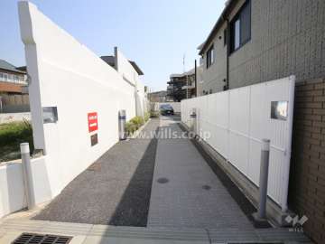 駐車場の出入り口