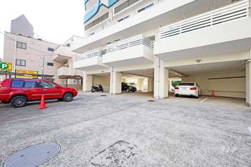 敷地内駐車場（屋外平面式・屋内平面式）