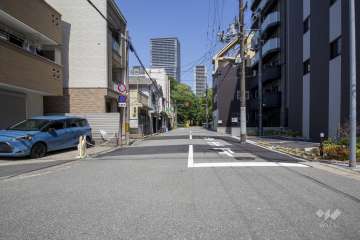 敷地北側の前面道路