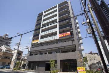 プレサンスレイズ新梅田の外観（南西側から）