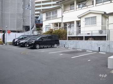 敷地内駐車場（屋外平面式）