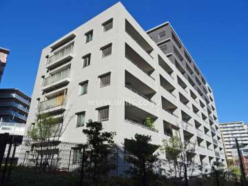 プレミスト千里佐竹台の外観（南西側から）