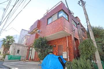 富士マンション(世田谷区松原)の外観(北東側から)