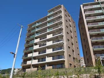 エルグレース彩都箕面D棟（グリーンフラッツ2）の外観（南側から）