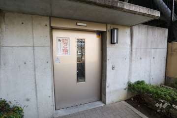 駐輪場の出入口