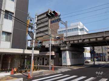 東へ少し行くと国道171号線があり、車での移動もスムーズです。