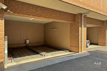 敷地内駐車場（屋内機械式）