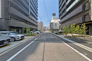 敷地南側前面道路（東側から）