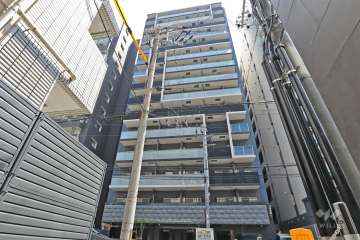 プレサンス堺筋本町ディスティニーの外観（北側から）